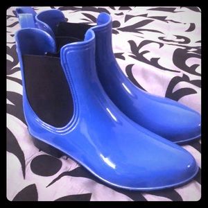 Rain boots 6 royal periwinkle blue, beautiful!!